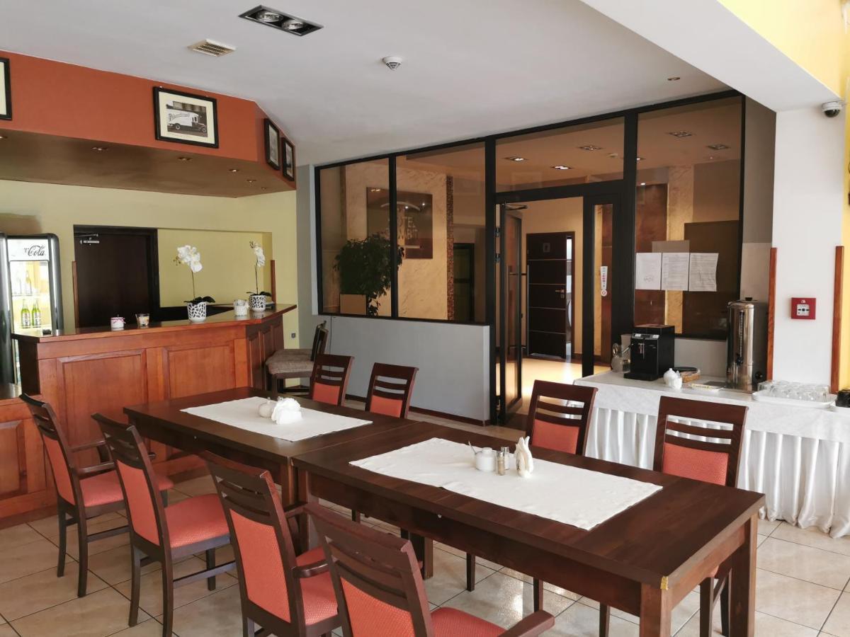 Hotel Gambit I Restauracja Cieszyn Cieszyn  Exteriör bild