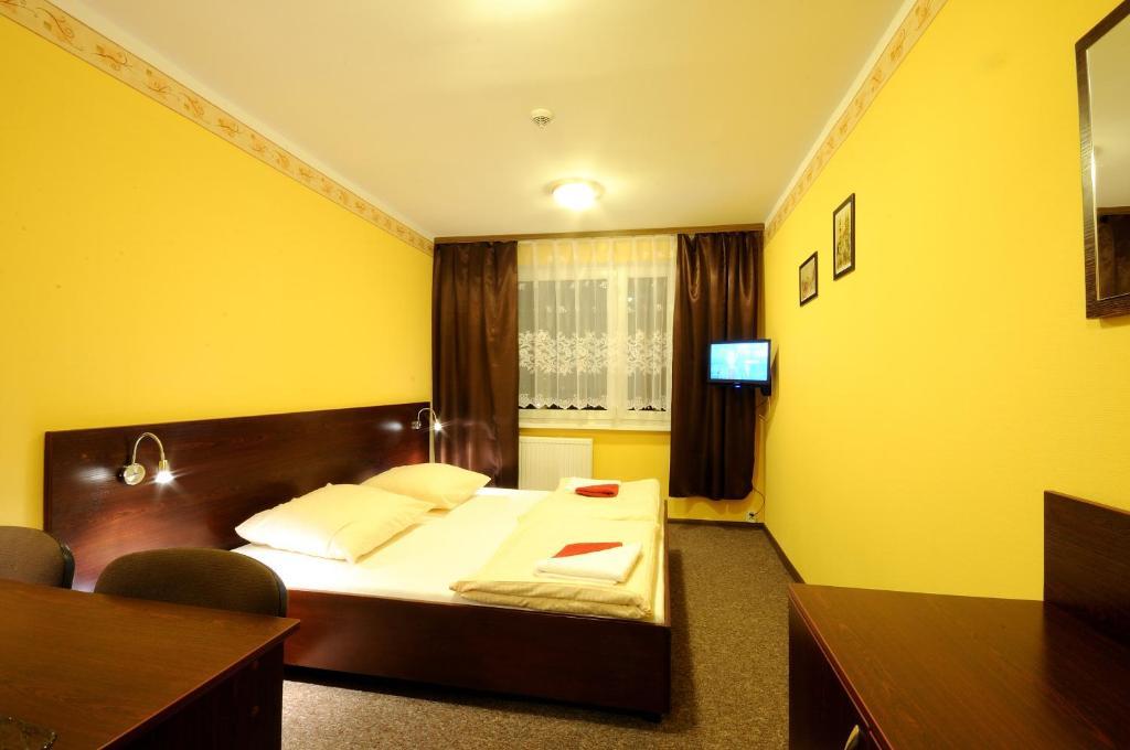 Hotel Gambit I Restauracja Cieszyn Cieszyn  Rum bild