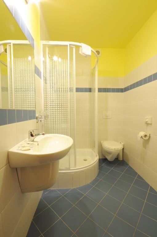 Hotel Gambit I Restauracja Cieszyn Cieszyn  Exteriör bild