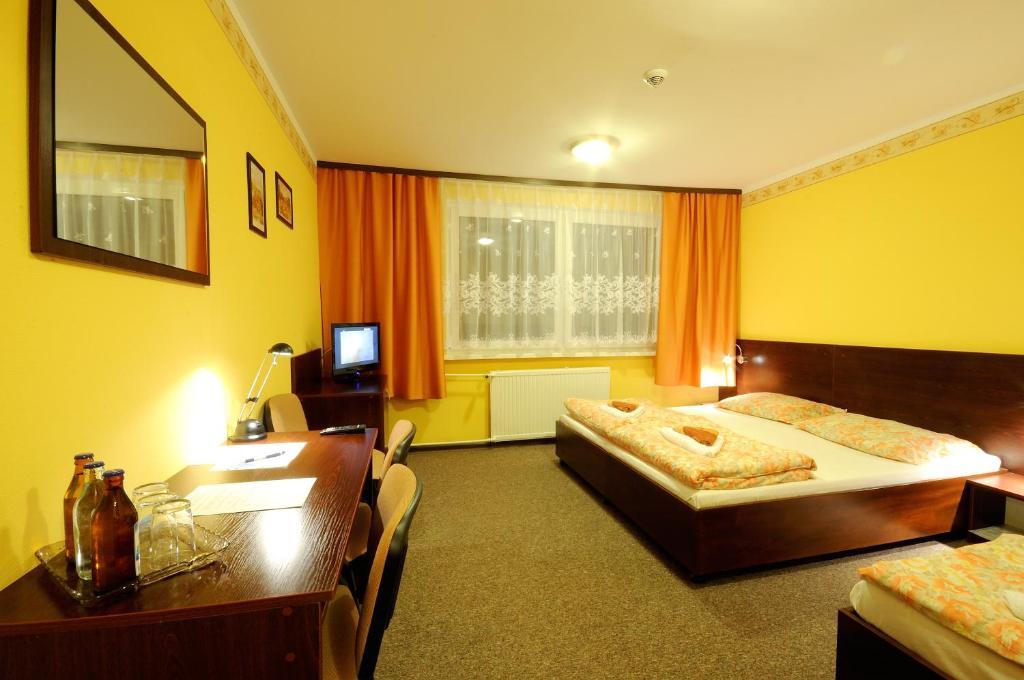 Hotel Gambit I Restauracja Cieszyn Cieszyn  Exteriör bild