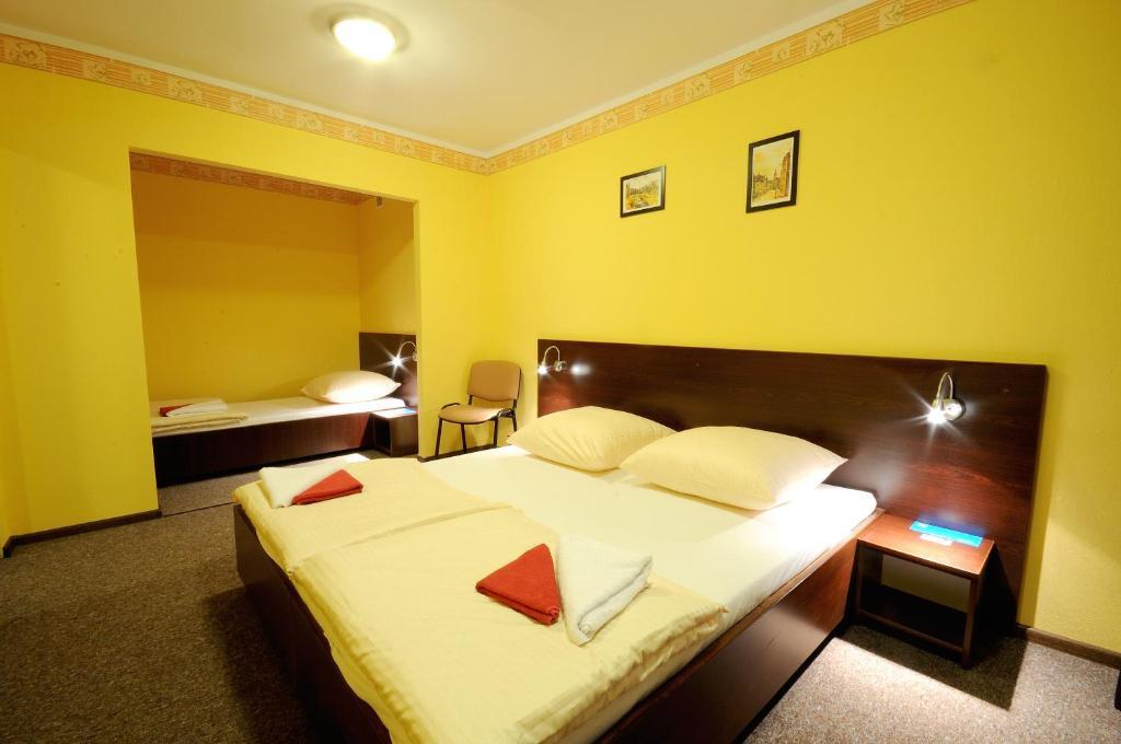Hotel Gambit I Restauracja Cieszyn Cieszyn  Exteriör bild